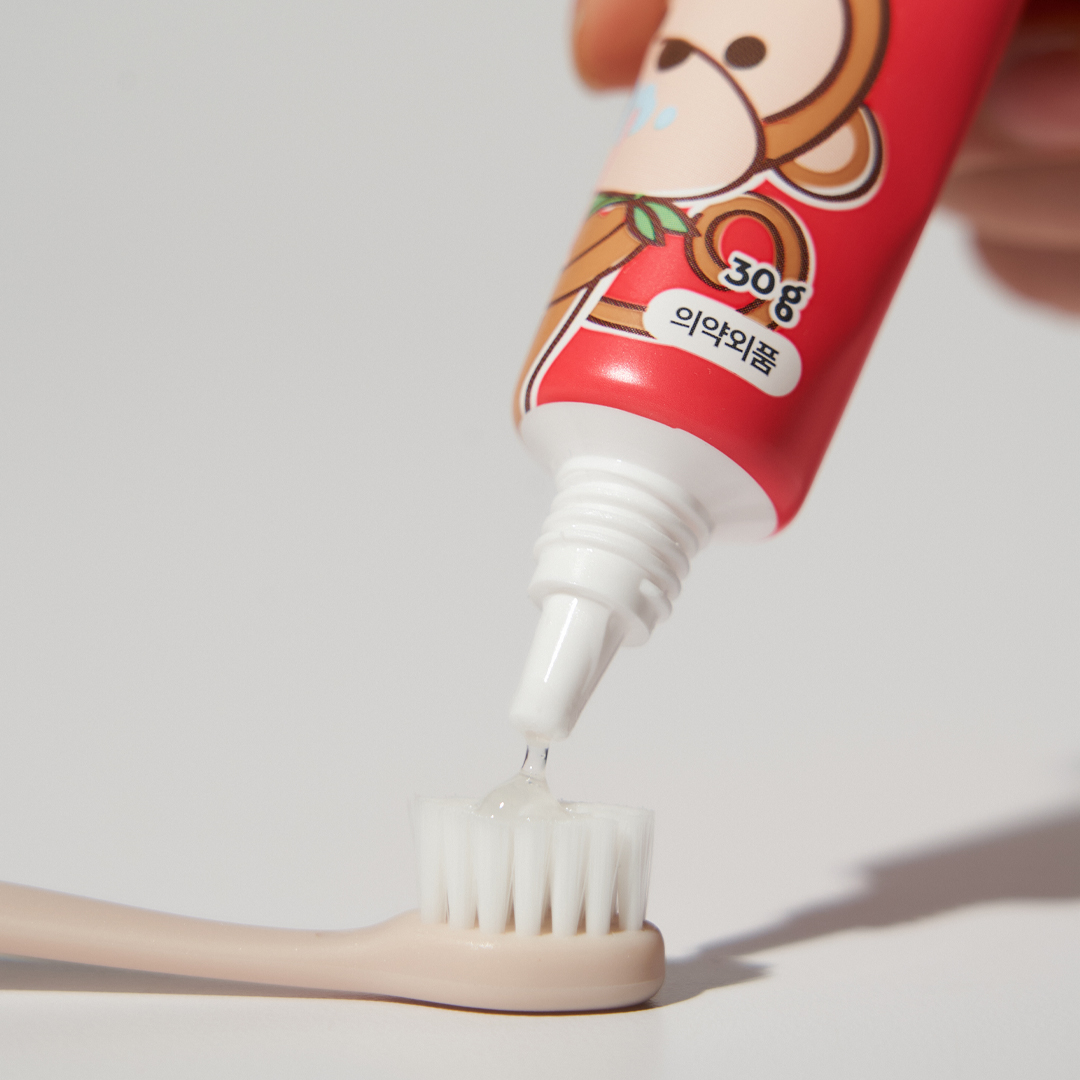 K-MOM Fluoride-Free Toothpaste for Kids, Strawberry Flavor, 30 g. K-MOM Fluoride-Free Toothpaste for Kids, Strawberry Flavor, 30 g.